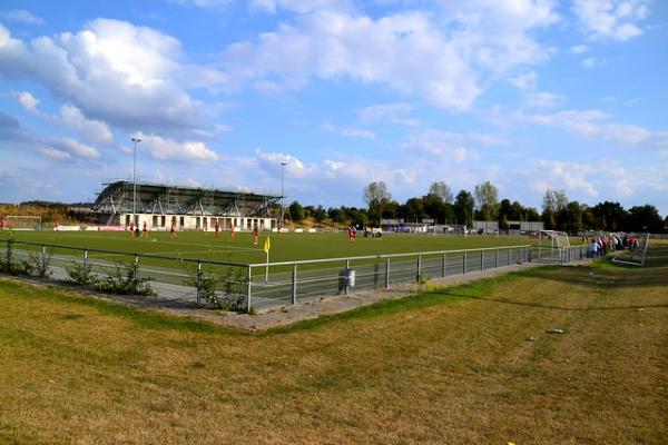 Hennes-Weisweiler-Sportpark - Stadion in Erftstadt-Lechenich