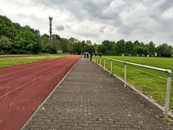 Sportplatz an der Dreifachturnhalle - Delbrück