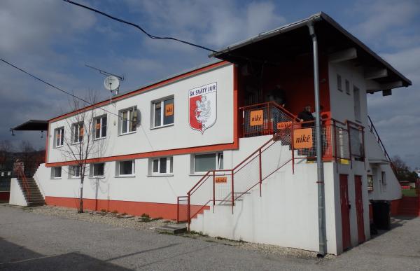 Štadión ŠK Svätý Jur - Stadion in Svätý Jur