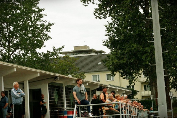 Aufbau-Sportplatz - Eisenhüttenstadt