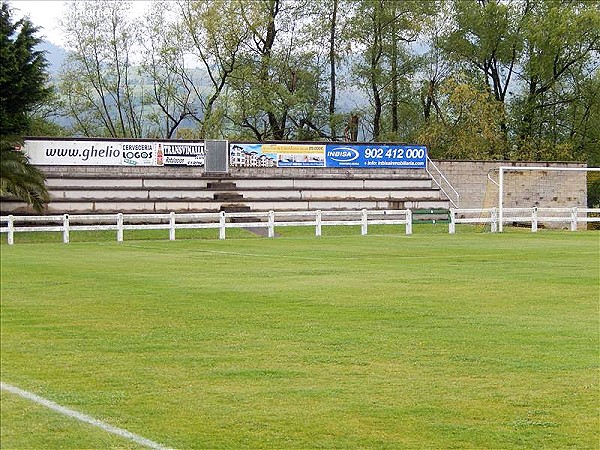 Estadio Fernando Astobiza - Sarón, CB