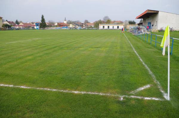 Hřiště a stadiony pro fotbal - Budyně nad Ohří 