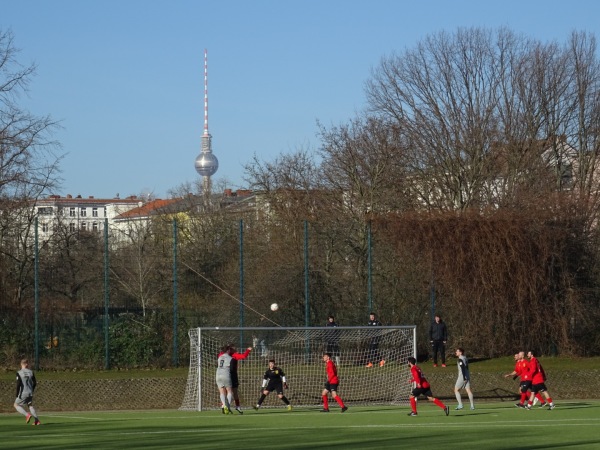 Sportplatz Wiener Straße - Berlin-Kreuzberg
