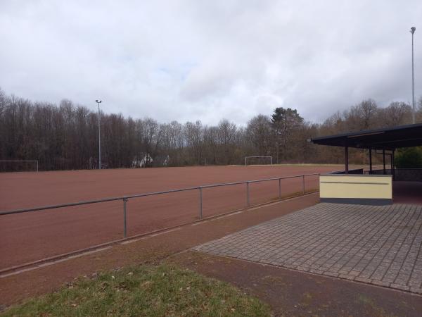 Sportplatz Waldstraße - Dreikirchen