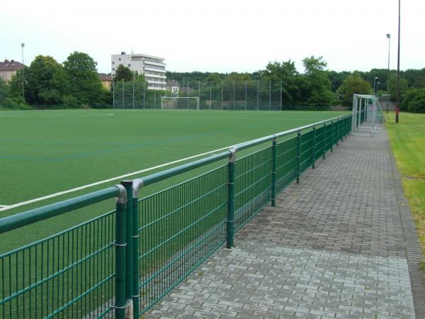 Sportplatz Heinrich-Seliger-Straße - Frankfurt/Main-Niederrad