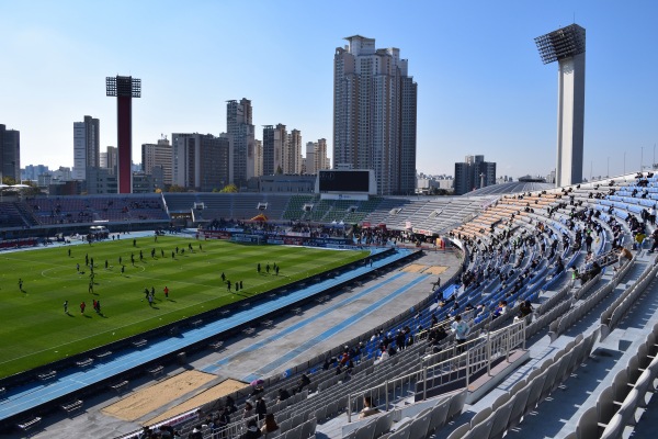 Suwon Stadium - Suwon