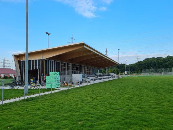 Neue Tribüne im Bau