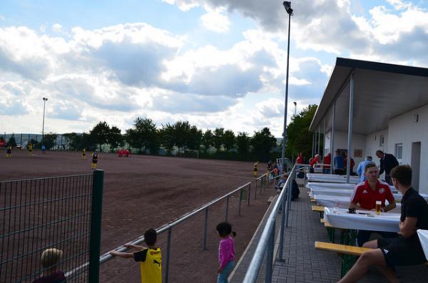 Sportplatz Rheinstraße - Grafschaft/Rheinland-Lantershofen