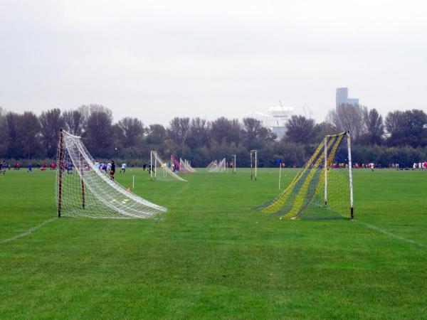 Hackney Marshes pitch N14 - Hackney Wick, Greater London