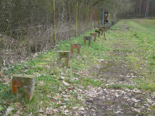 Stadion MOSiR w Mieszkowicach obok - Mieszkowice