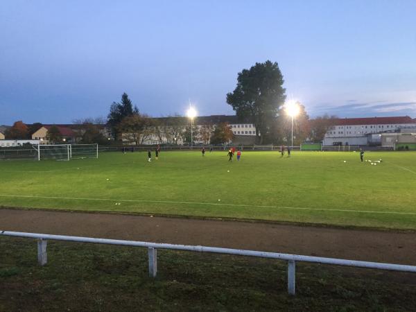 Aufbau-Sportplatz - Eisenhüttenstadt