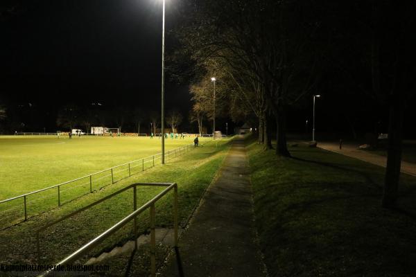 Sportplatz Bruckwiesen - Auenwald-Oberbrüden