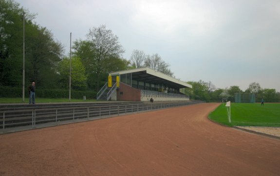 Stadion Menzenberger Straße - Bad Honnef-Selhof