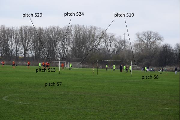Hackney Marshes pitch S19 - Hackney Wick, Greater London
